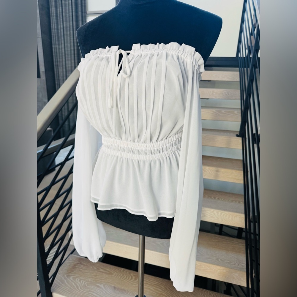 New Guess Elegant White Off-Shoulder Blouse size S - Picture 6 of 7